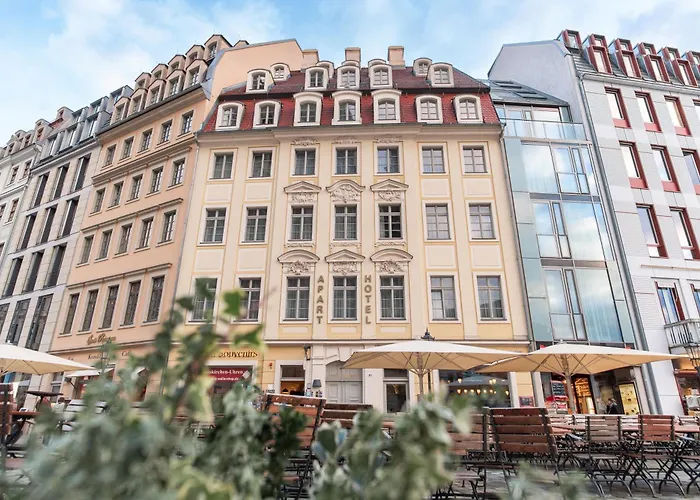 Modernes Mit Blick Zur Frauenkirche دريسدن