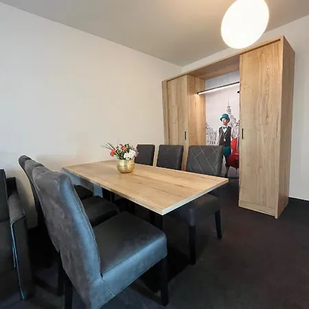 Modernes Mit Blick Zur Frauenkirche דרזדן